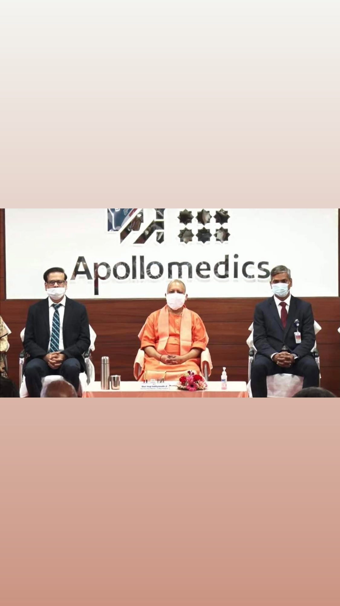 Dr. Mayank Somani with UP CM Yogi Adityanath at Apollomedics